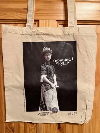 Strikkenett / totebag Dronning i eget liv -4-