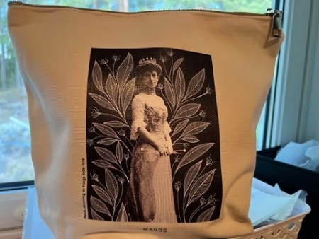Prosjektbag Dronning i eget liv -2-